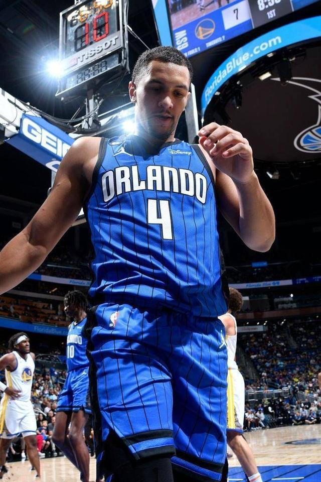 米乐-包含达拉斯独行侠冲刺阶段外线爆发关键时刻埃因霍温止住颓势，这一次真的今晚奥兰多魔术调整名单以备德甲的词条